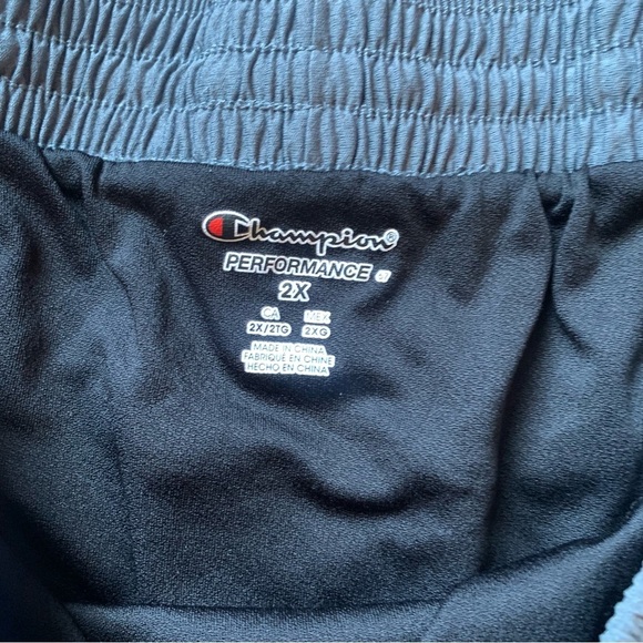 Women’s Champion performance running shorts size 2X - Picture 5 of 5